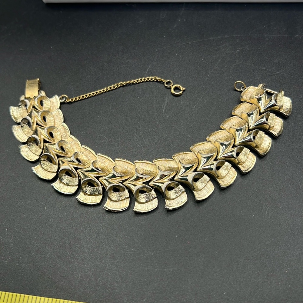 Vintage Coro Pegasus funky pattern bracelet